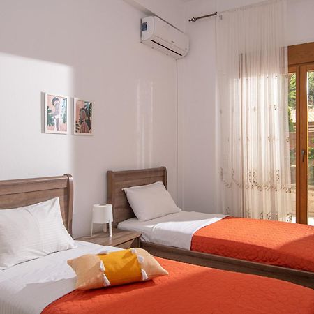 Beachfront Green Apt-Ligaria Beach Eksteriør bilde